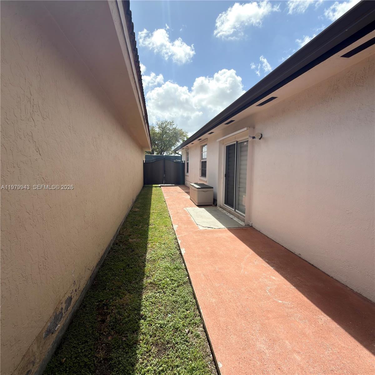 9023 NW 148th Ter Miami Lakes, FL 33018