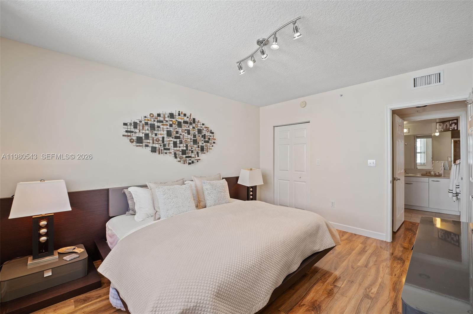 2080 S Ocean Dr #1402 Hallandale Beach, FL 33009