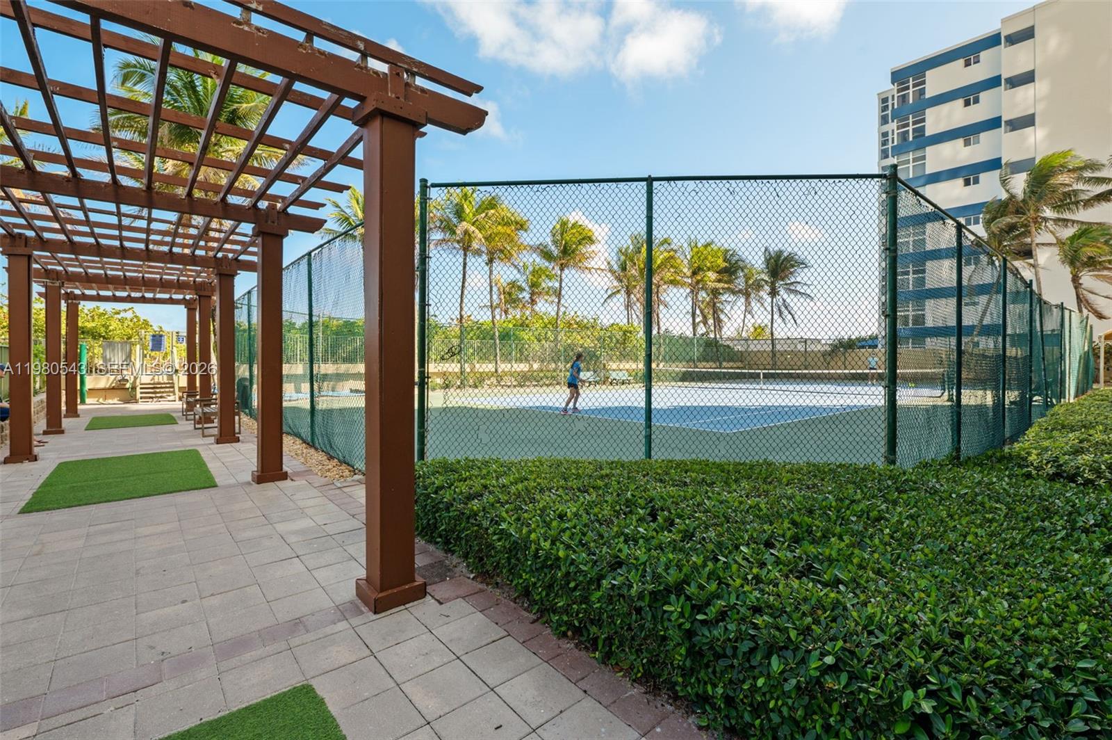 2080 S Ocean Dr #1402 Hallandale Beach, FL 33009
