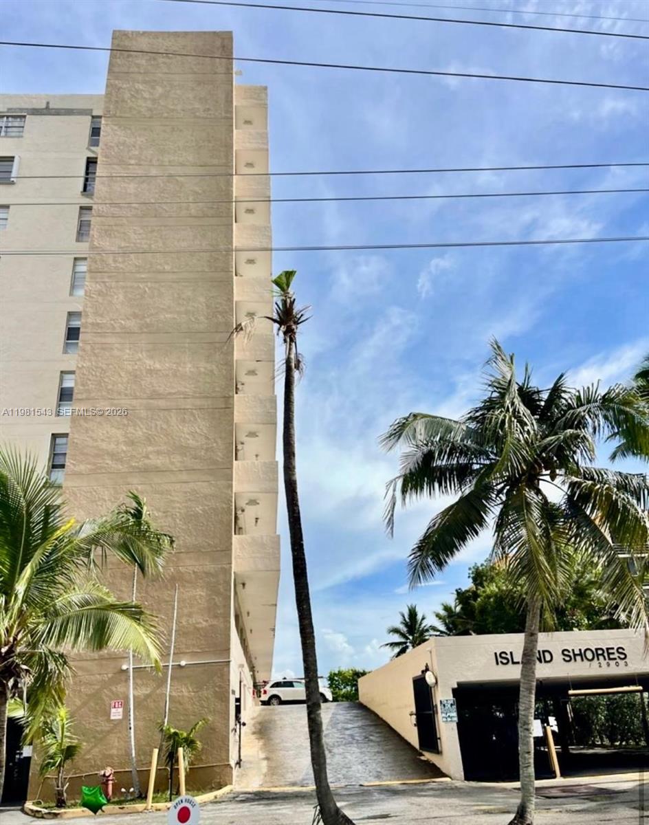 2903 N Miami Bch Blvd #1003 North Miami Beach, FL 33160