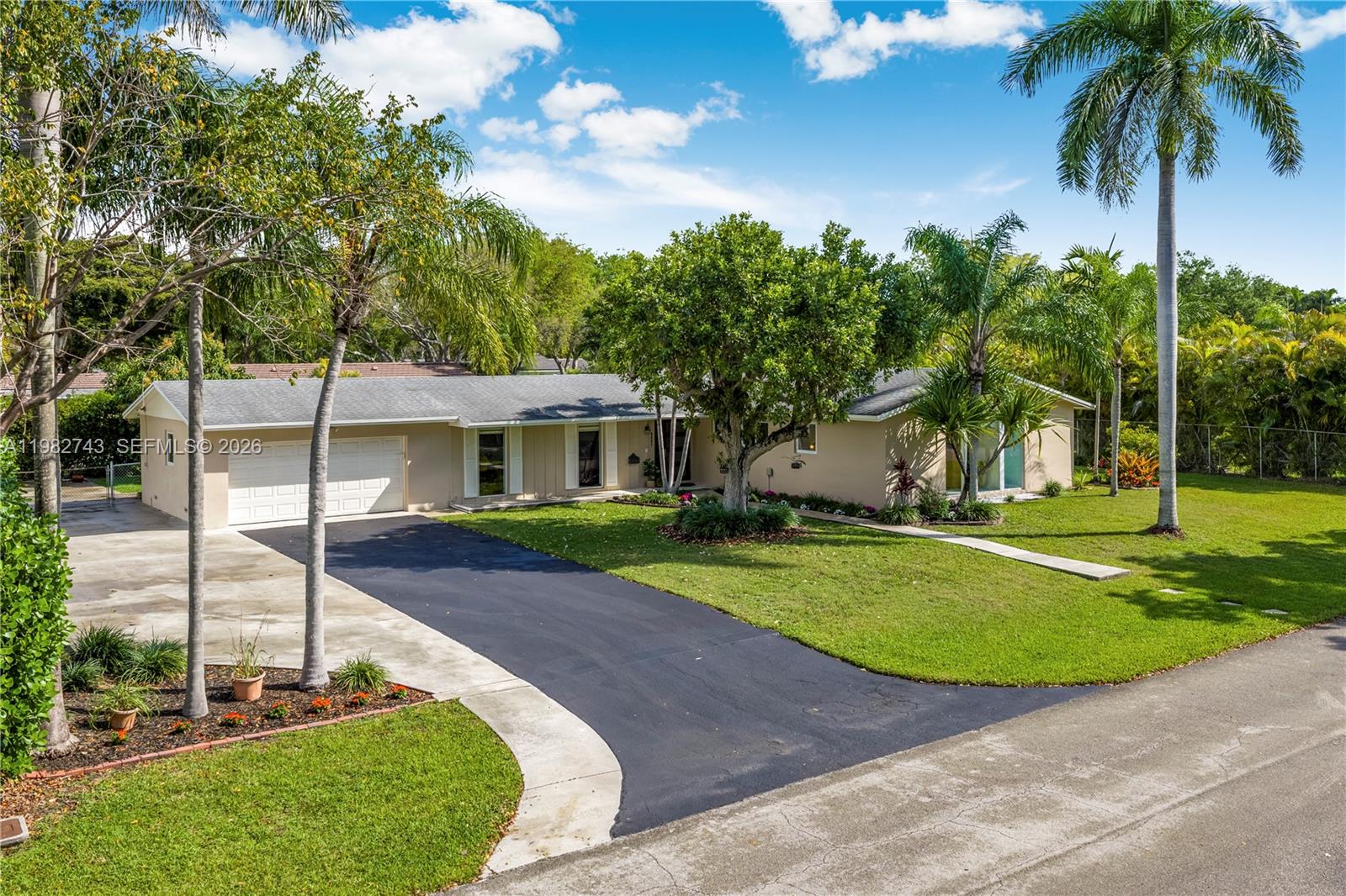 8461 SW 147th Ter Palmetto Bay, FL 33158