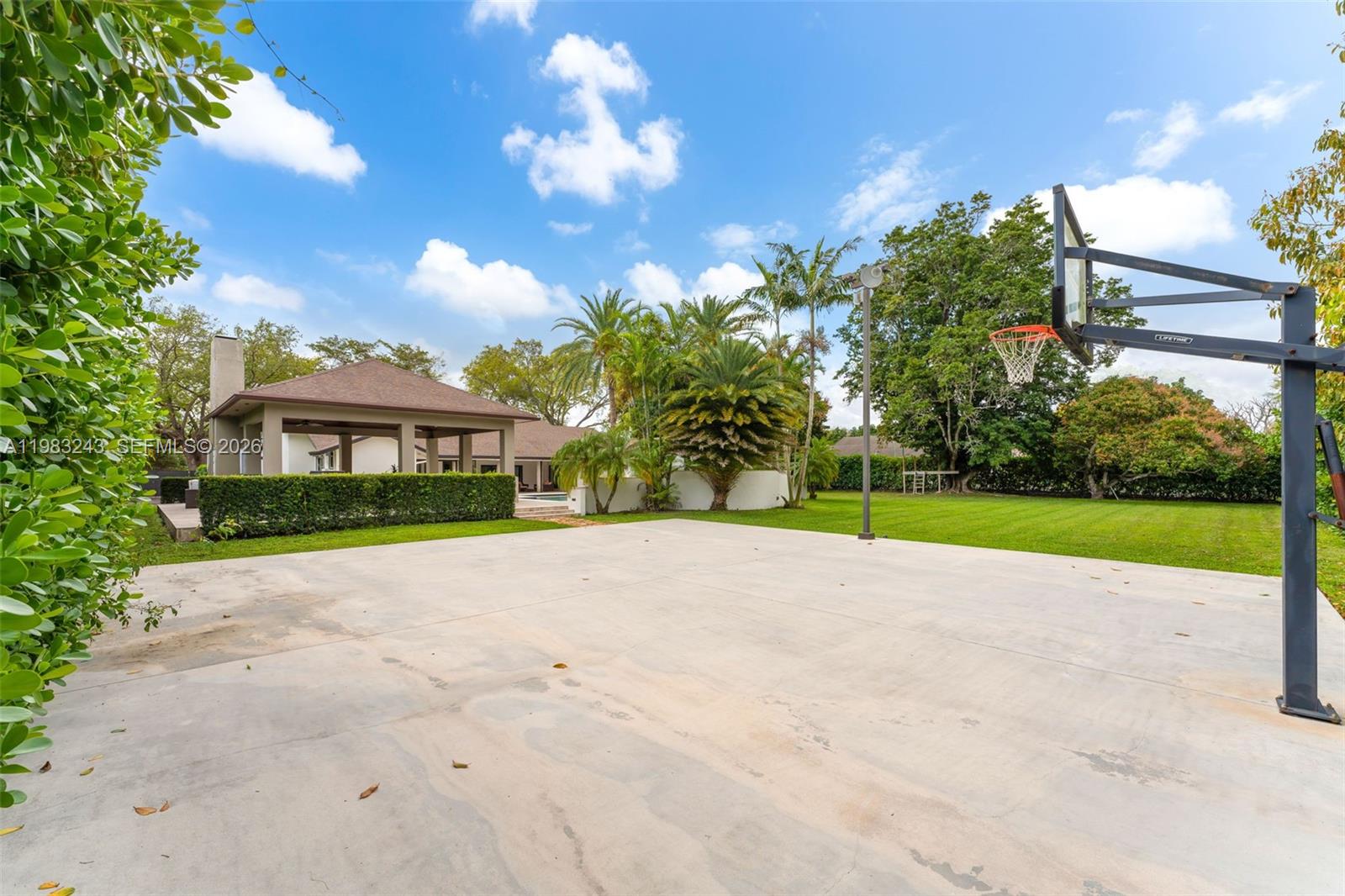 8967 SW 117th St Miami, FL 33176