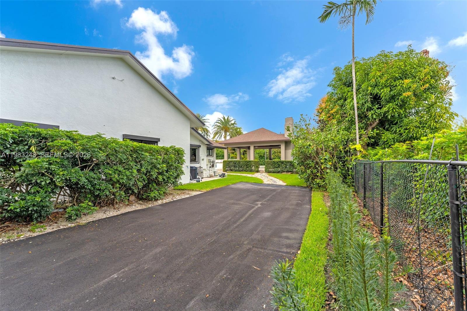 8967 SW 117th St Miami, FL 33176