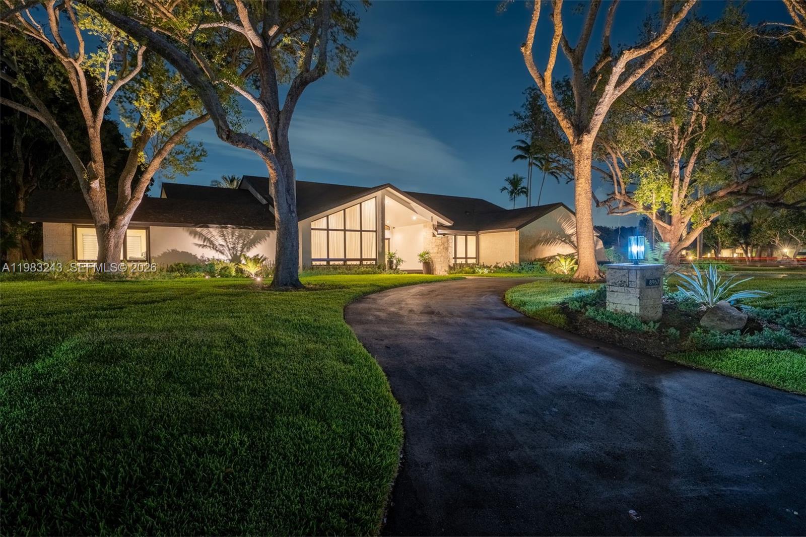 8967 SW 117th St Miami, FL 33176