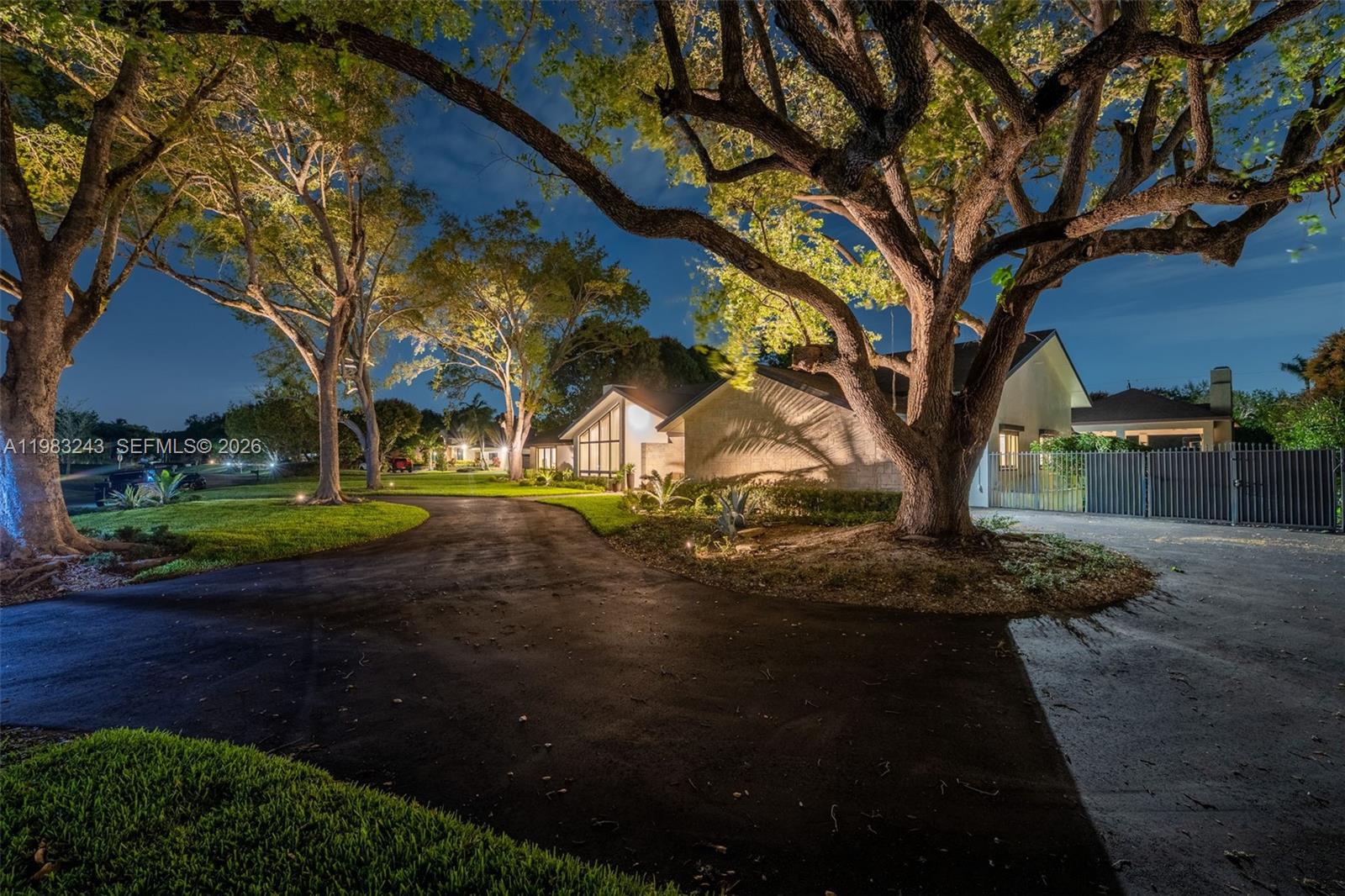 8967 SW 117th St Miami, FL 33176