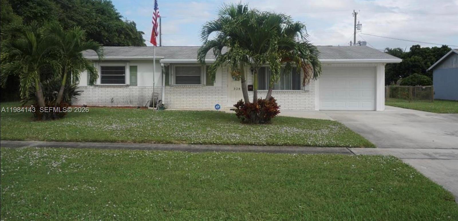 328 Riverdale Rd Palm Springs, FL 33461