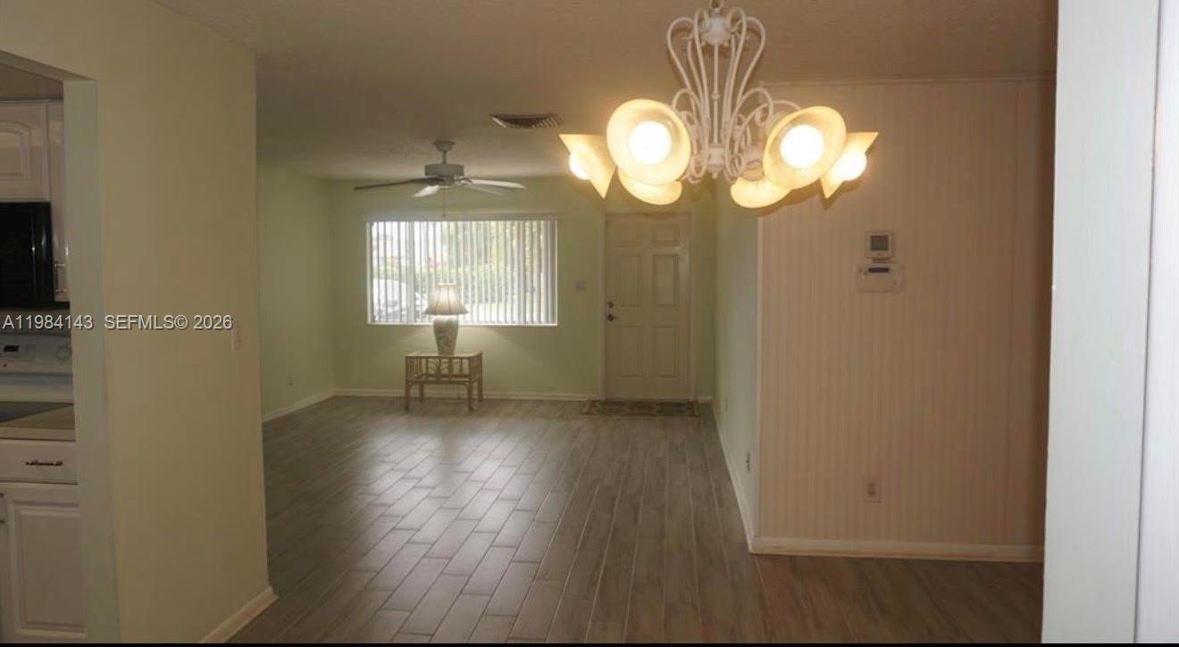 328 Riverdale Rd Palm Springs, FL 33461