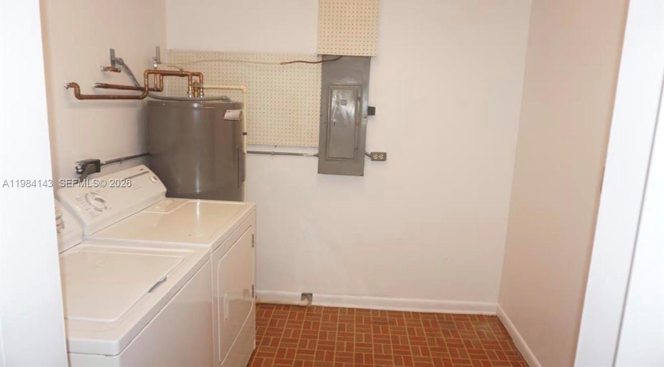 328 Riverdale Rd Palm Springs, FL 33461