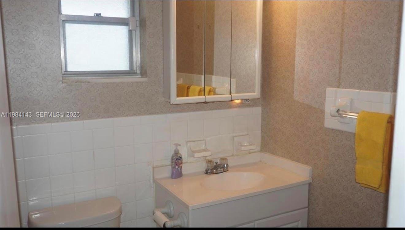 328 Riverdale Rd Palm Springs, FL 33461