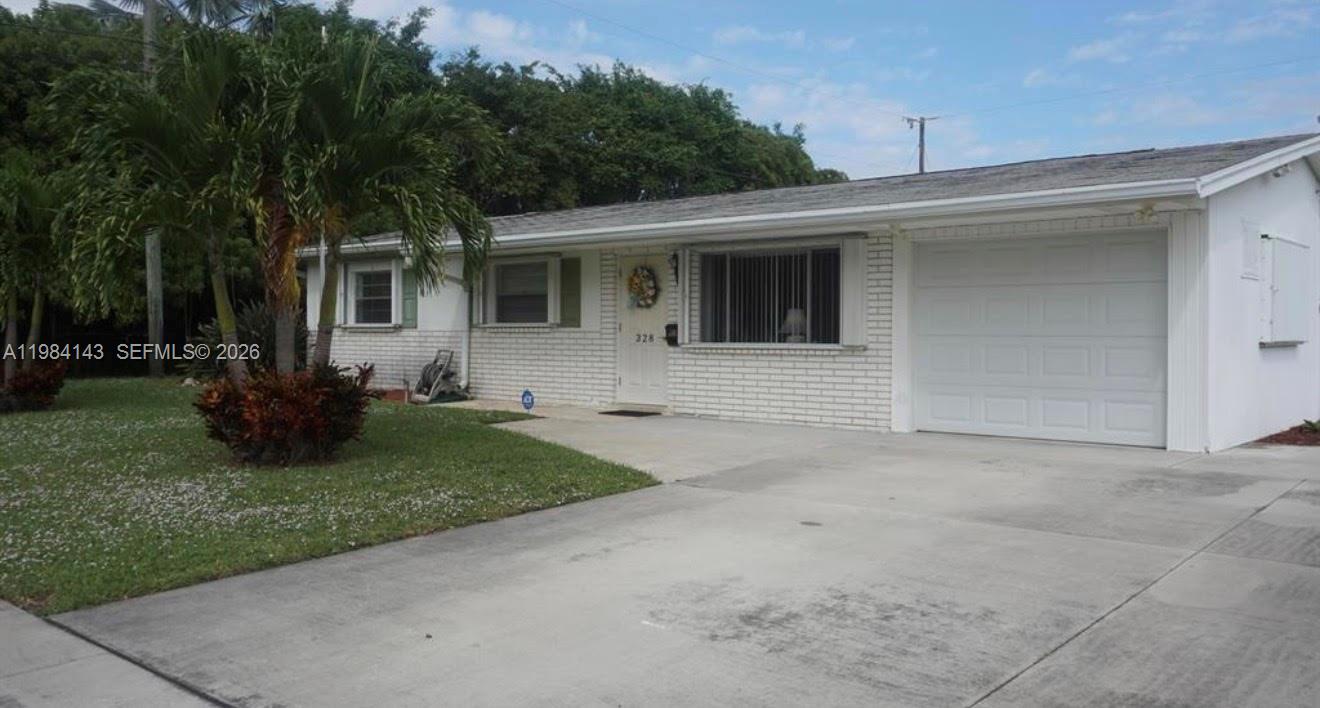 328 Riverdale Rd Palm Springs, FL 33461