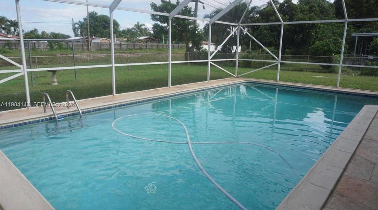 328 Riverdale Rd Palm Springs, FL 33461