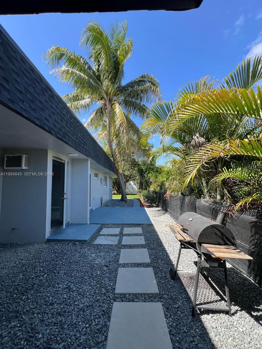 161 NE 117th St Miami, FL 33161