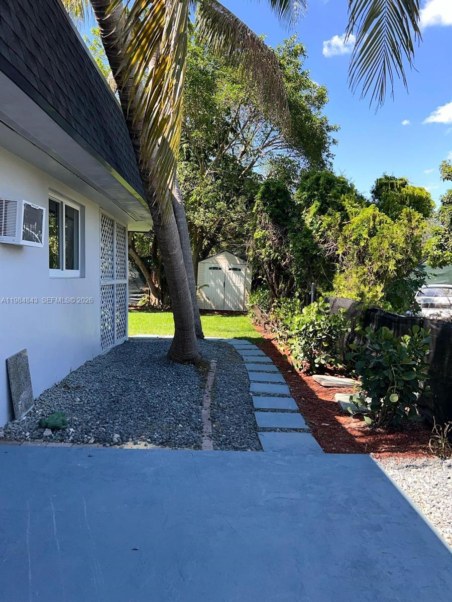 161 NE 117th St Miami, FL 33161