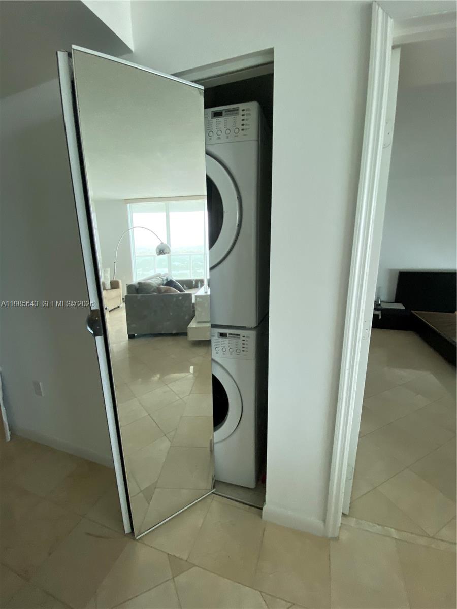 2101 Brickell Ave #2210 Miami, FL 33129