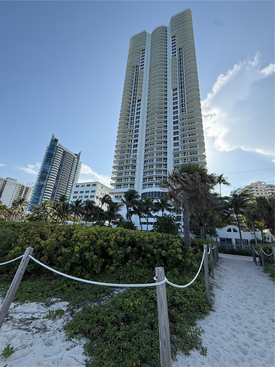 6365 Collins Ave #904 Miami Beach, FL 33141