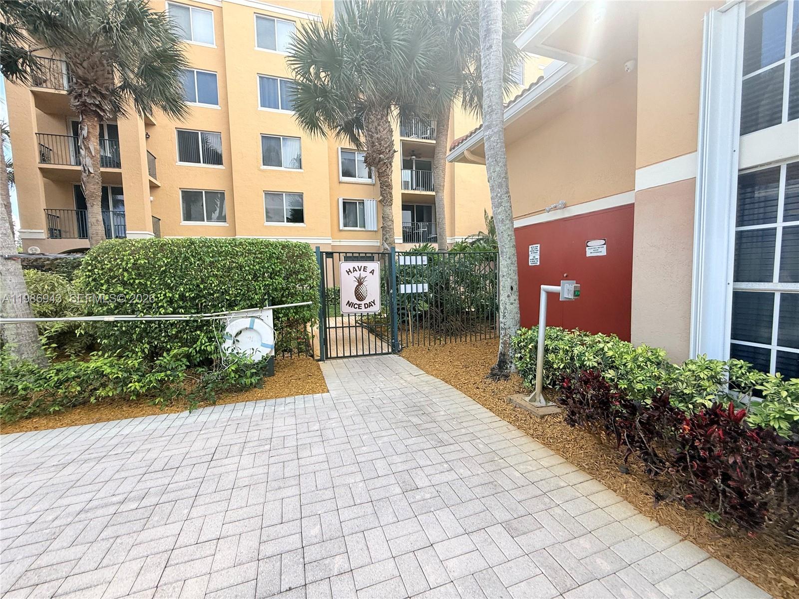 1000 Scotia Dr #101 Hypoluxo, FL 33462