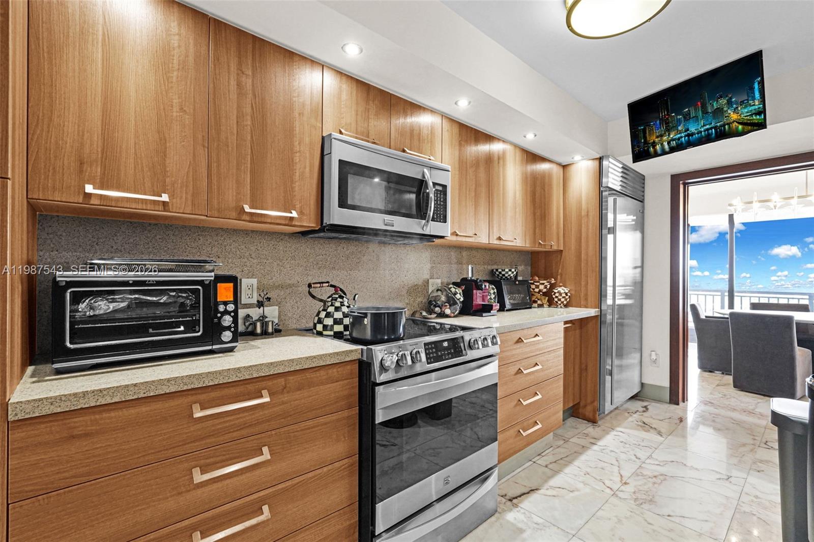 10175 Collins Ave #1207 Bal Harbour, FL 33154