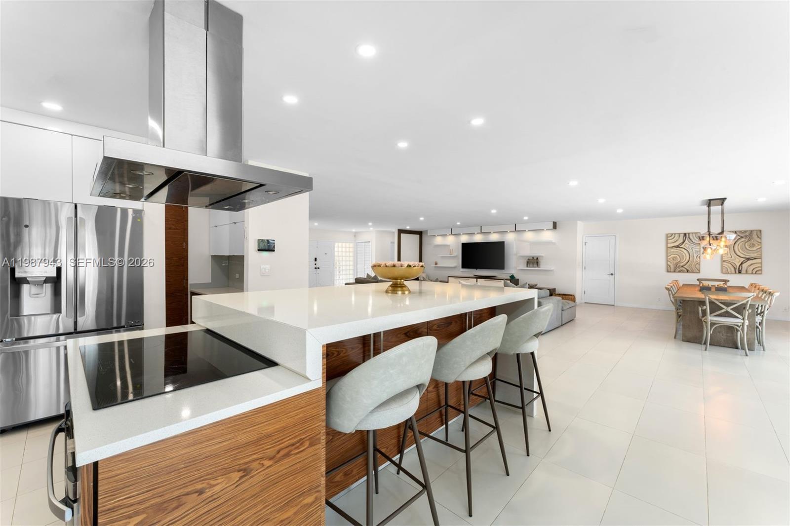 1525 Diplomat Pkwy Hollywood, FL 33019