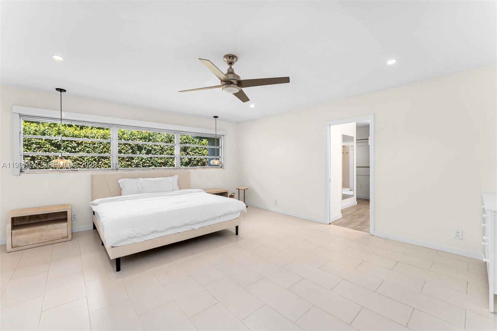 1525 Diplomat Pkwy Hollywood, FL 33019