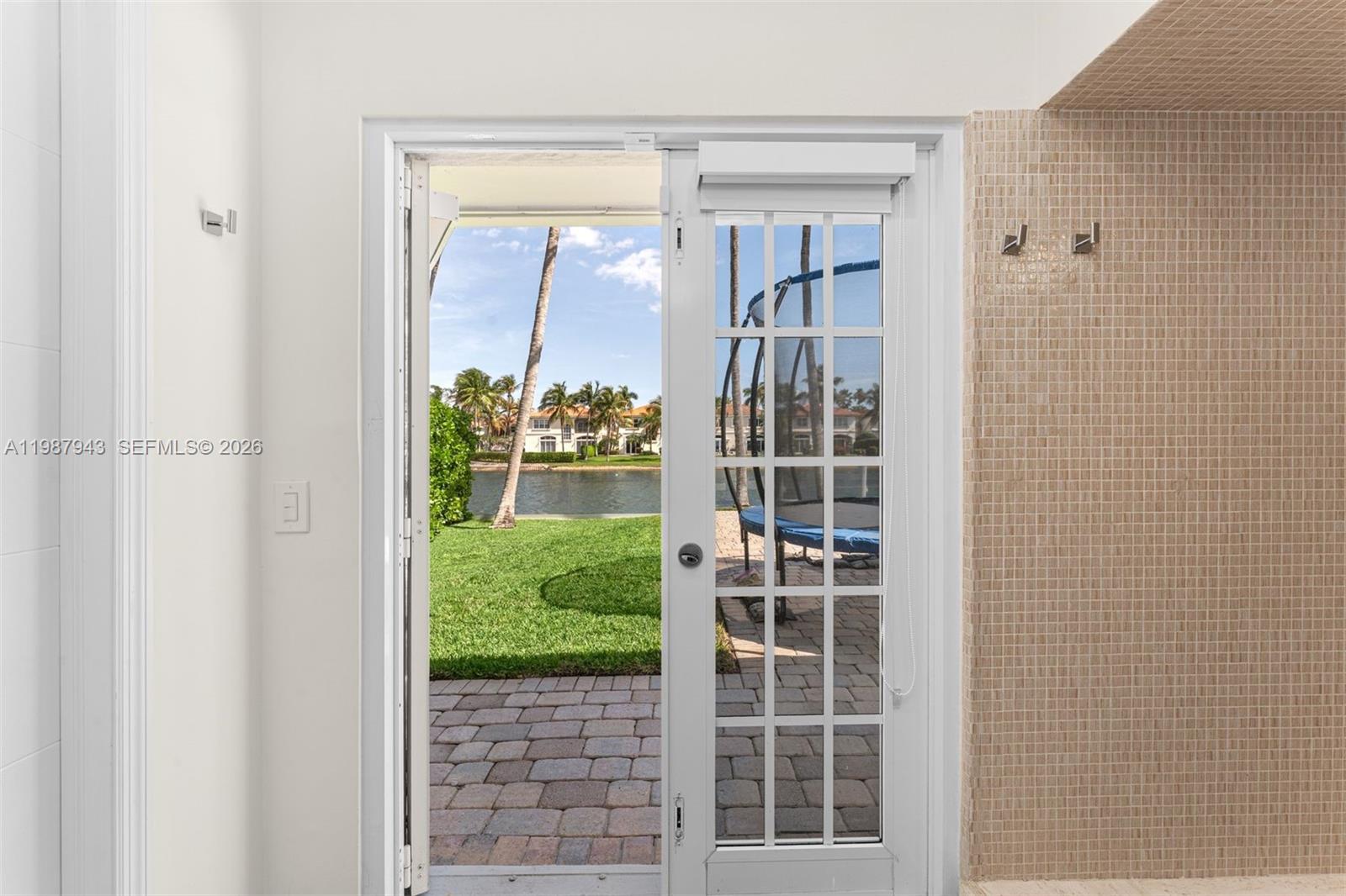 1525 Diplomat Pkwy Hollywood, FL 33019