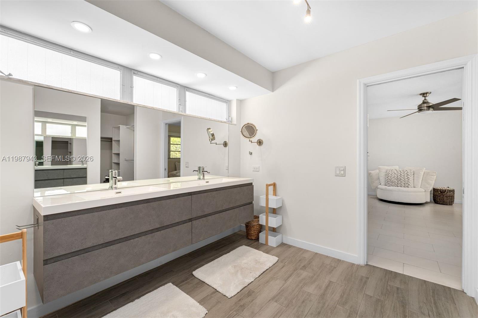 1525 Diplomat Pkwy Hollywood, FL 33019