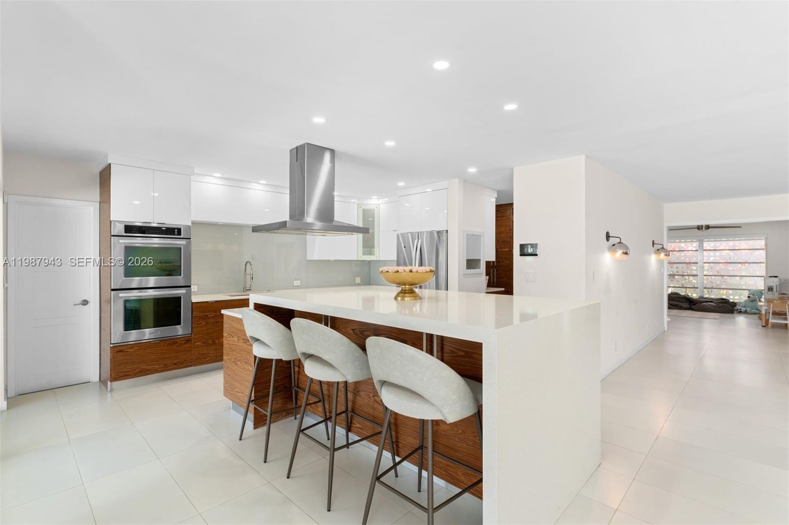 1525 Diplomat Pkwy Hollywood, FL 33019