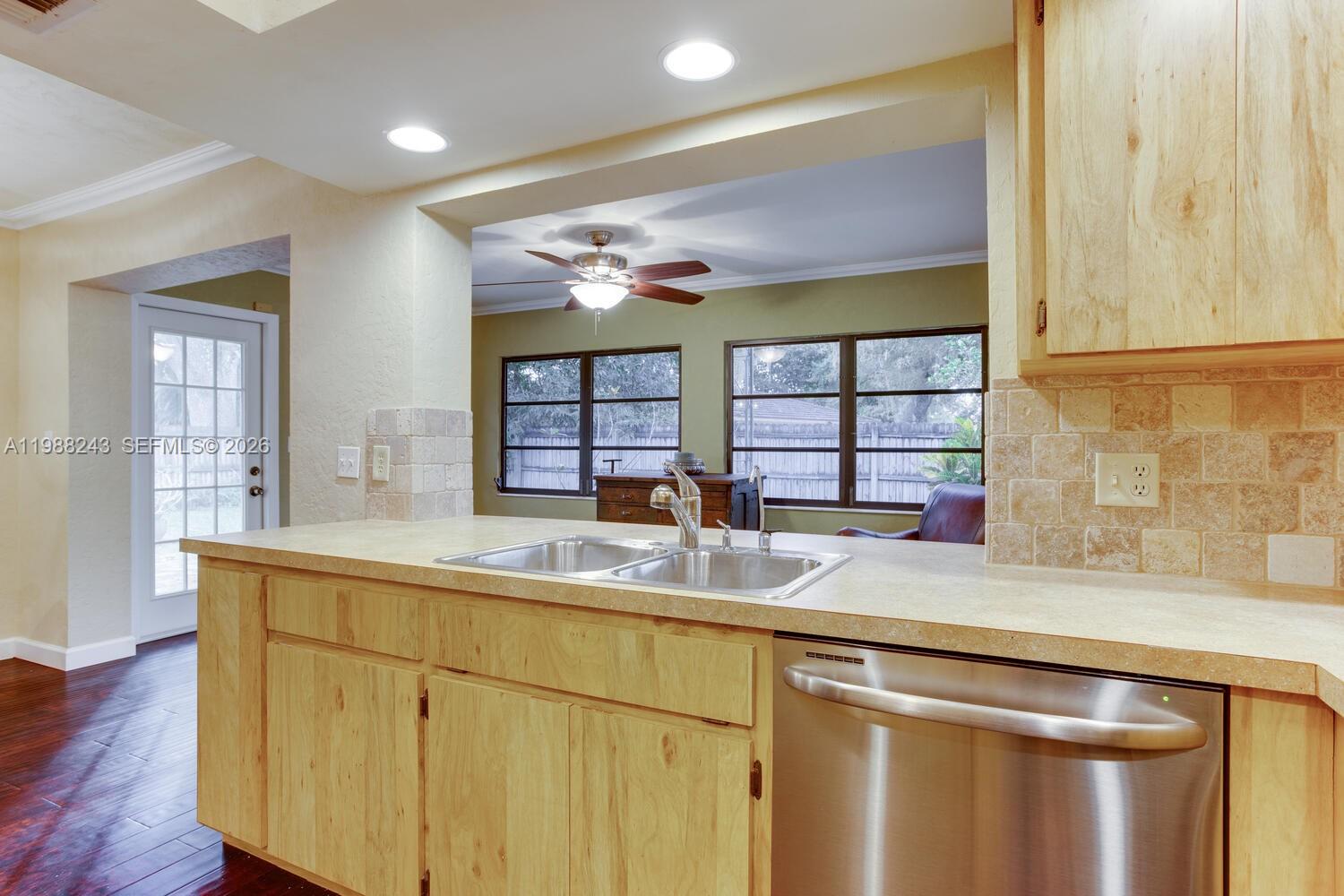 1625 Sunkist Way Fort Myers, FL 33905