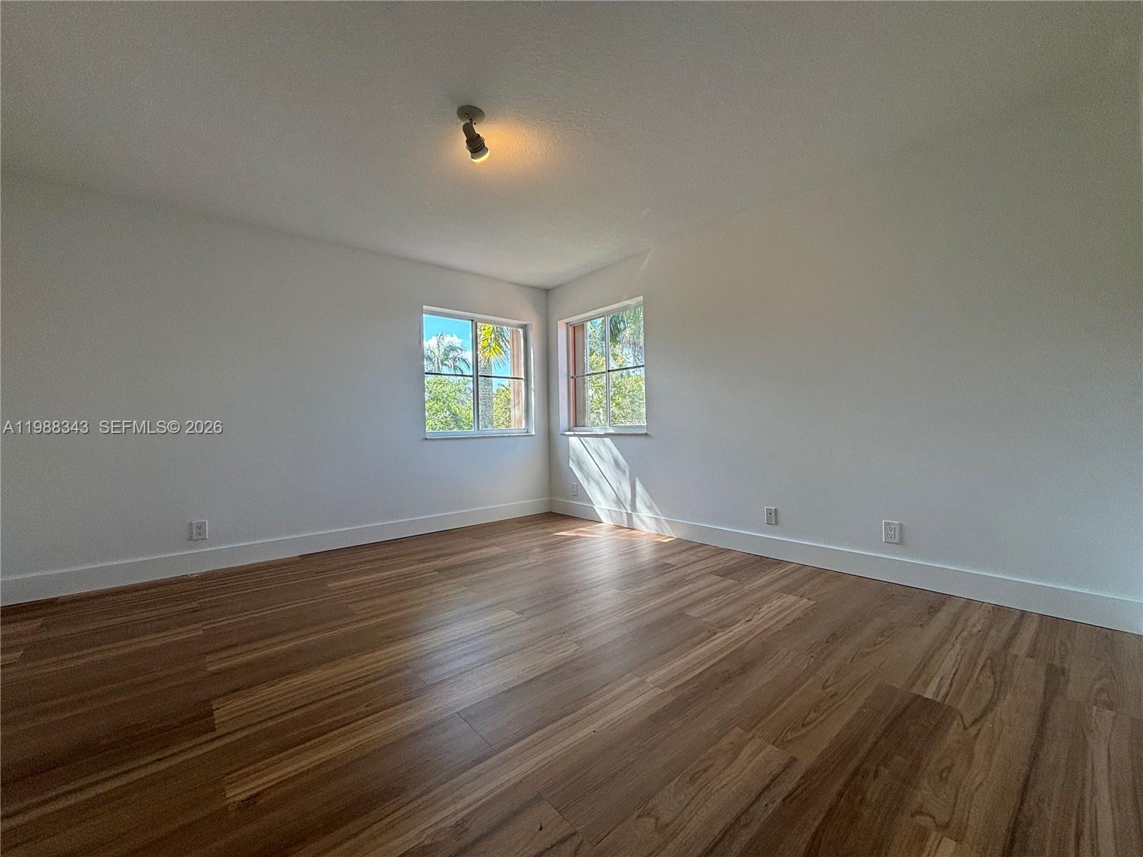 1653 Winterberry Ln Weston, FL 33327