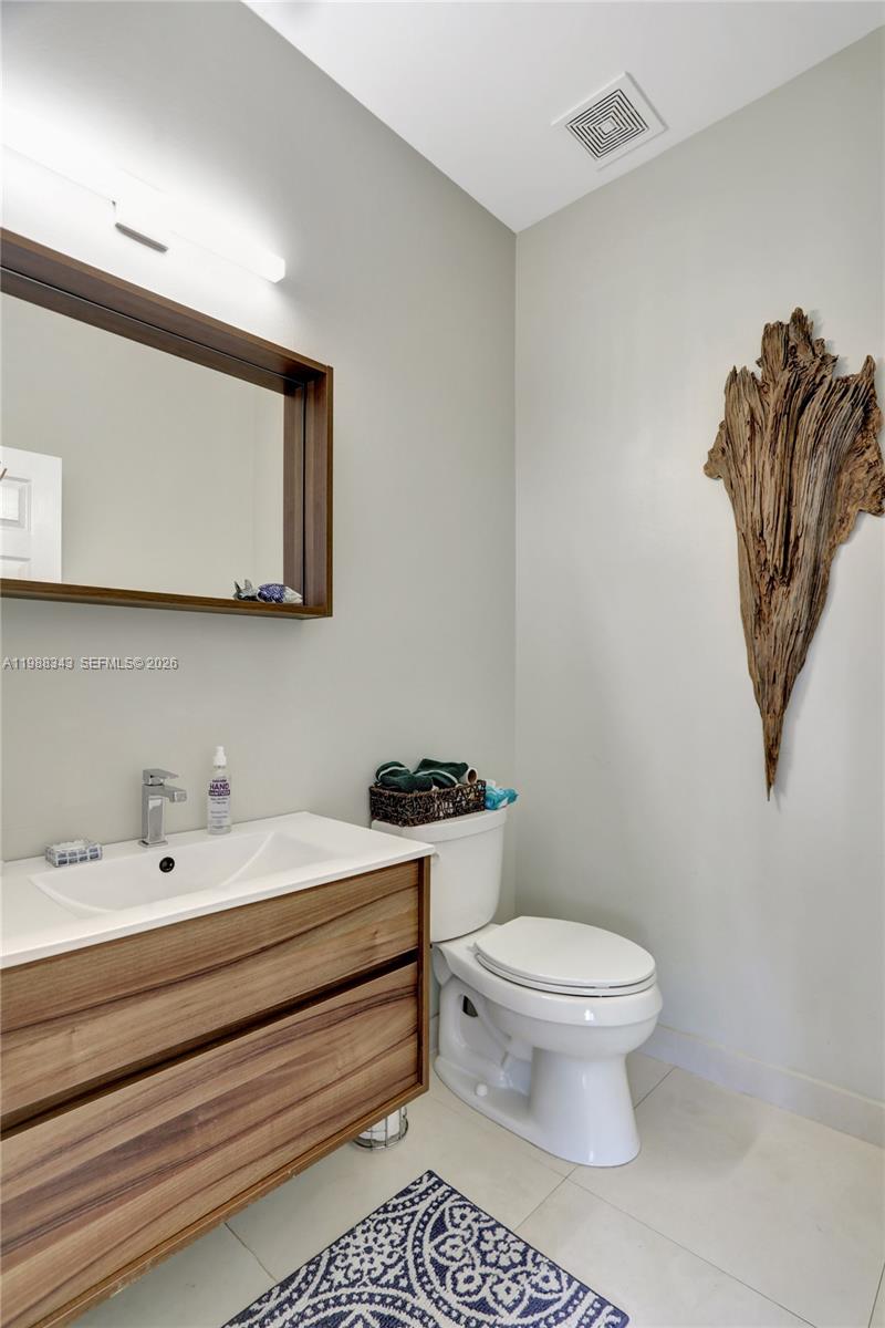 1653 Winterberry Ln Weston, FL 33327