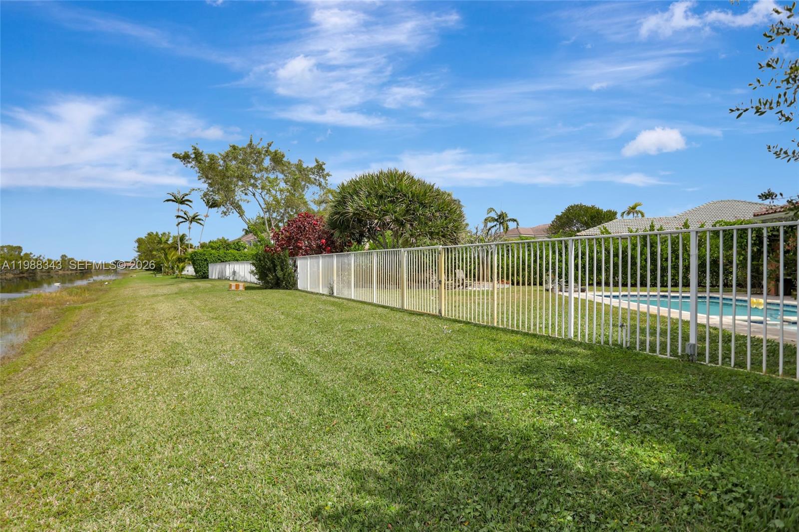 1653 Winterberry Ln Weston, FL 33327