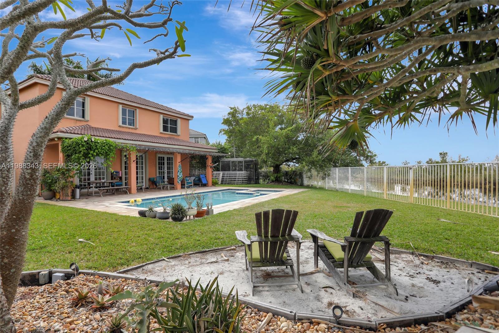 1653 Winterberry Ln Weston, FL 33327