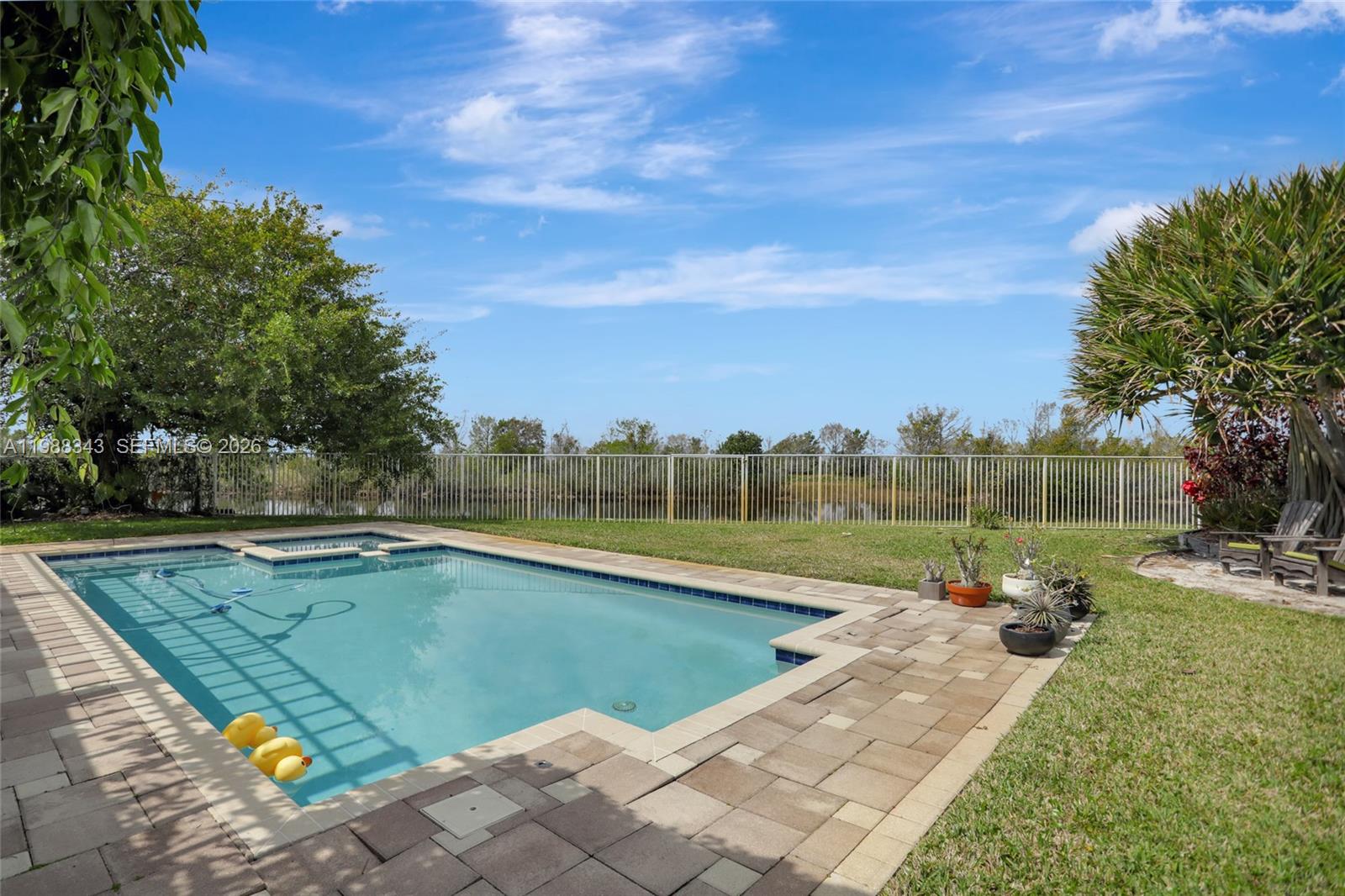 1653 Winterberry Ln Weston, FL 33327