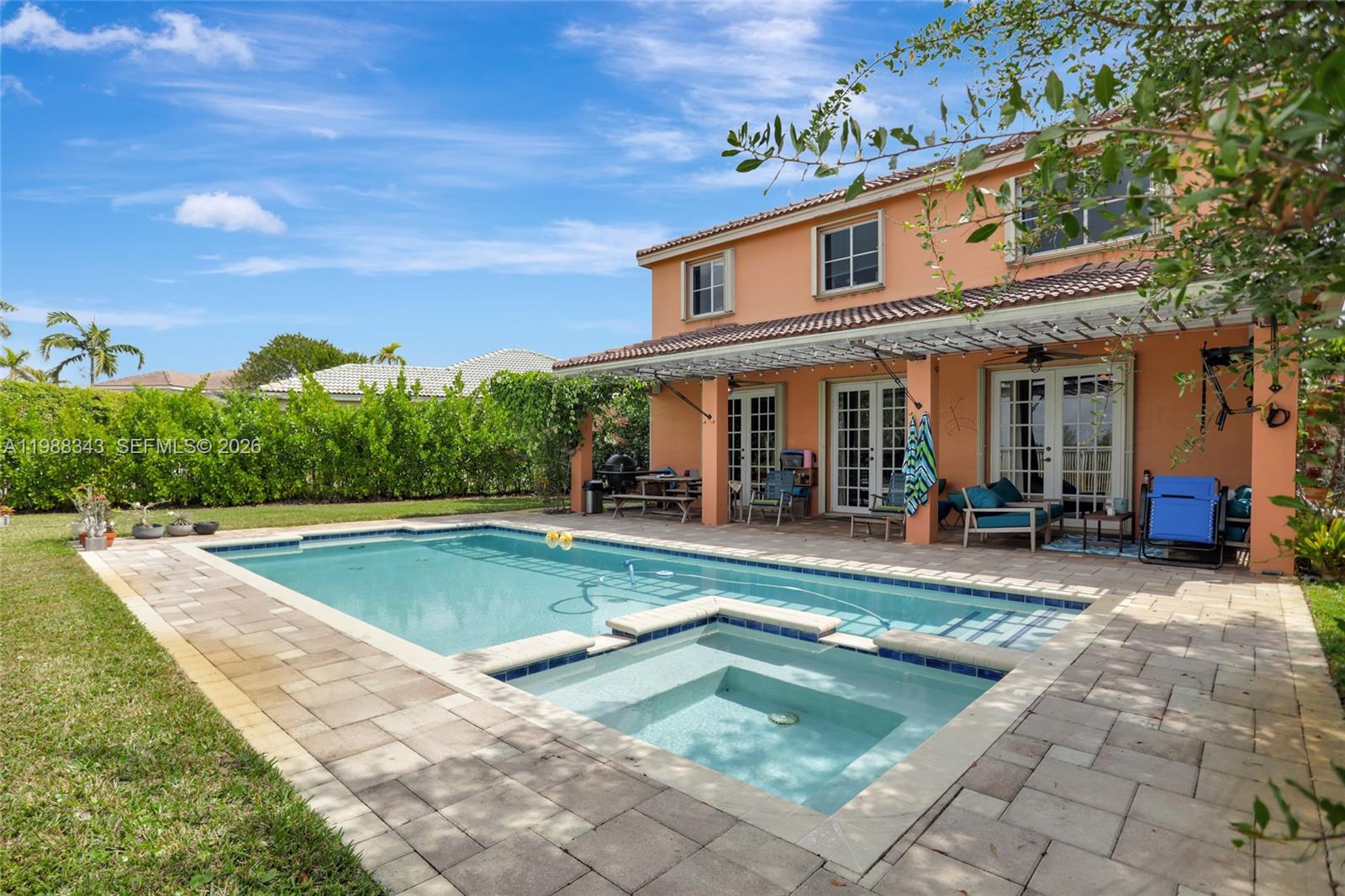 1653 Winterberry Ln Weston, FL 33327