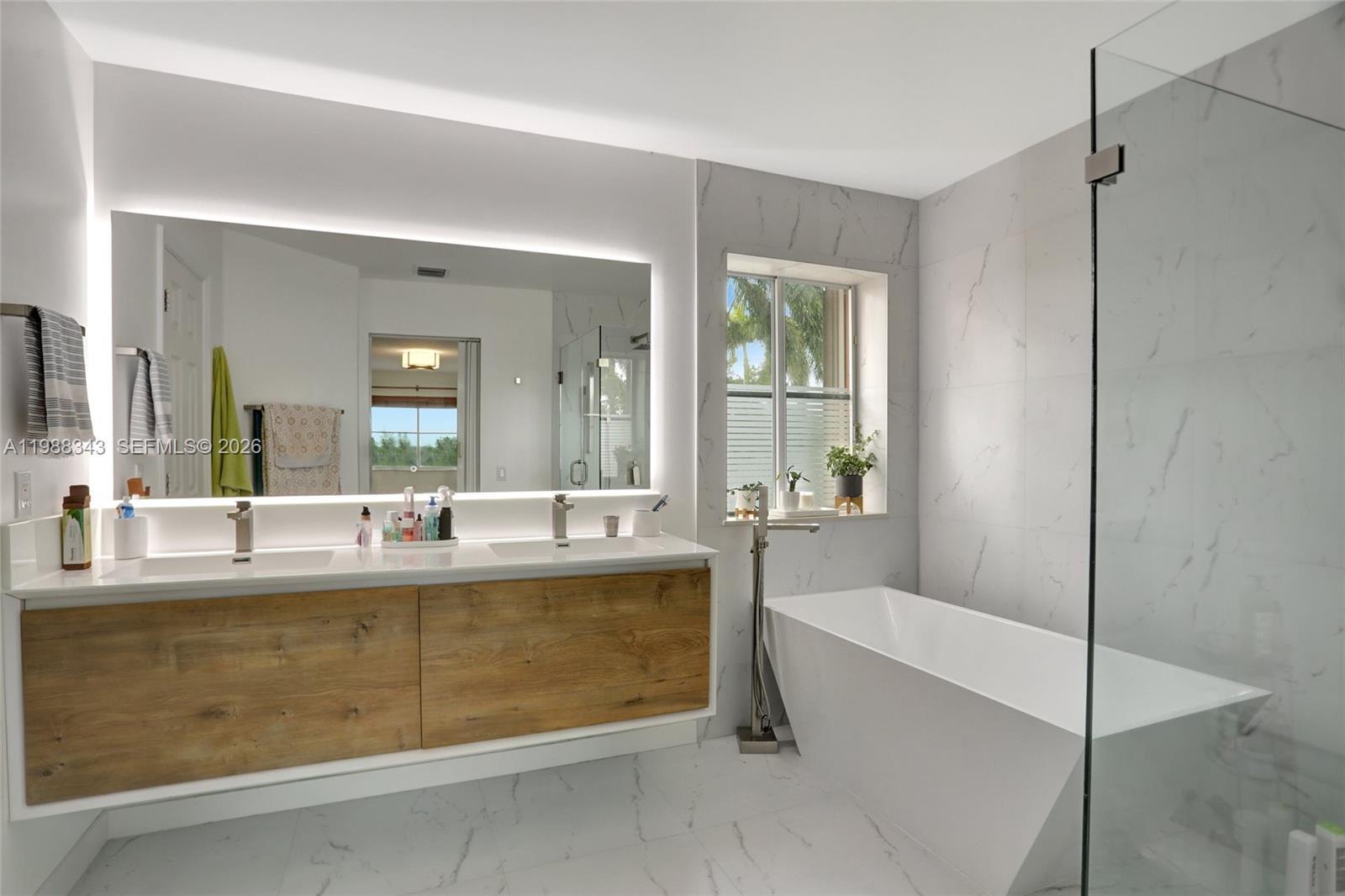 1653 Winterberry Ln Weston, FL 33327