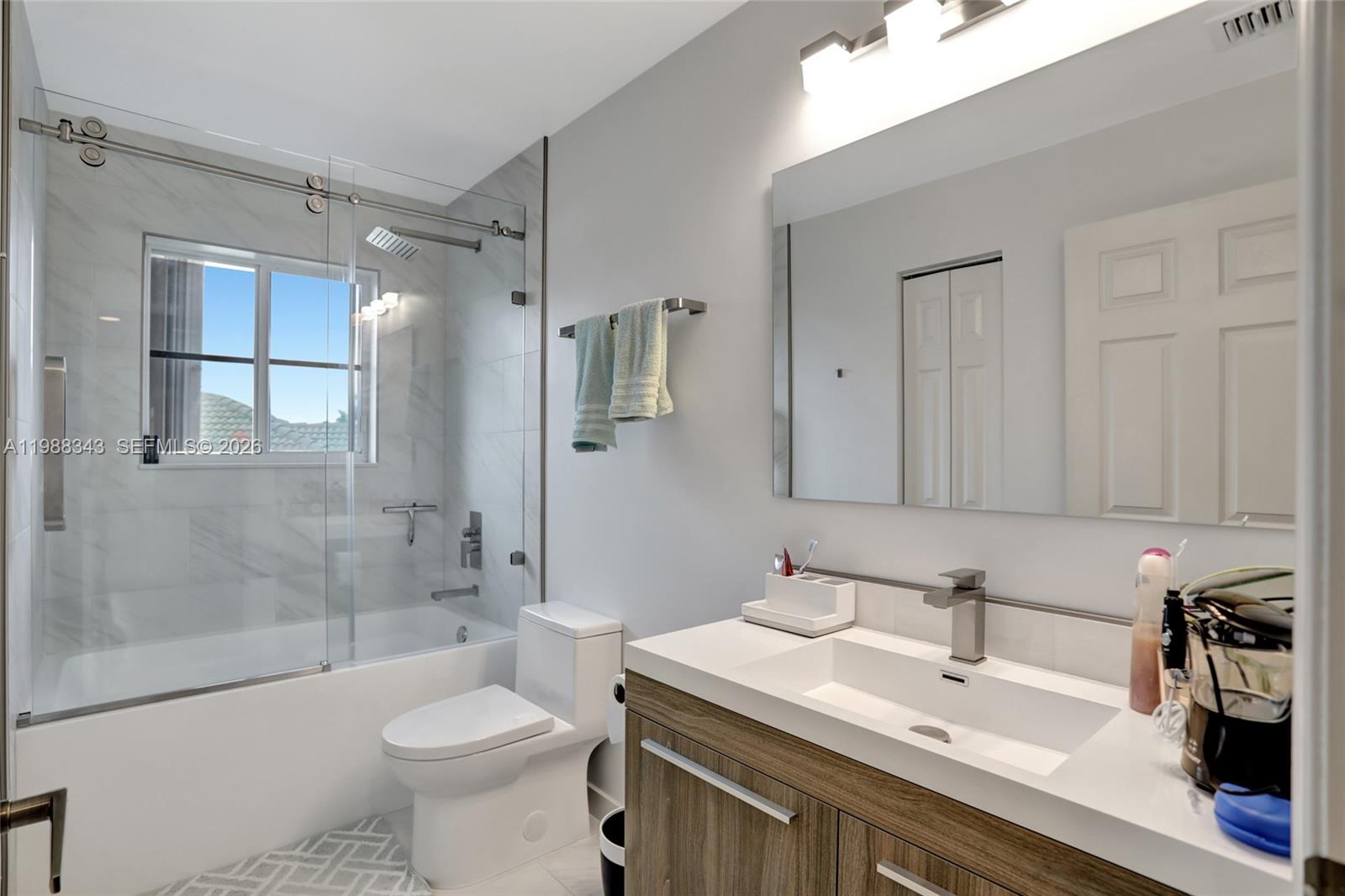 1653 Winterberry Ln Weston, FL 33327