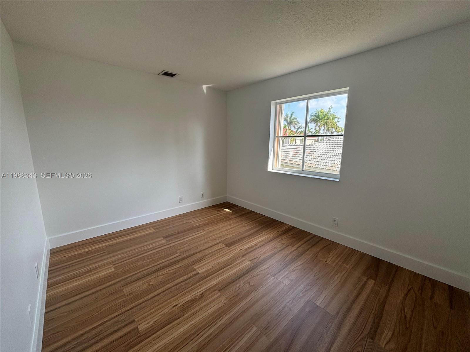 1653 Winterberry Ln Weston, FL 33327