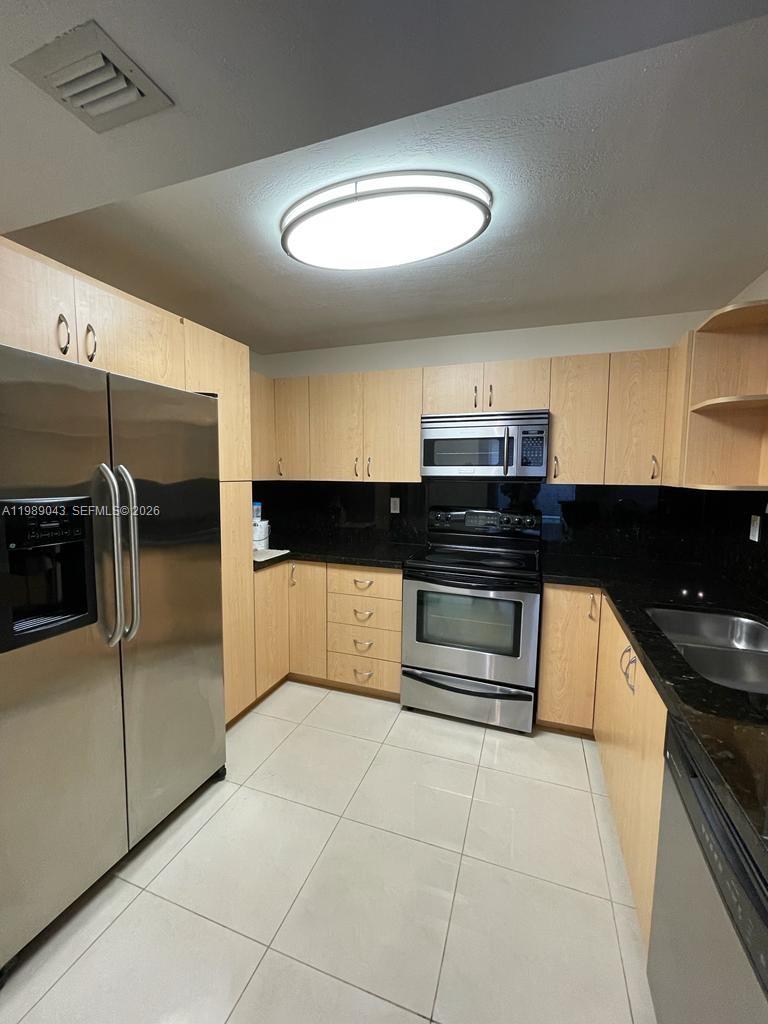 2750 NE 183rd St #1201 Aventura, FL 33160