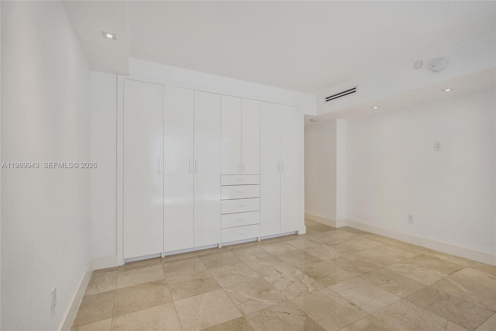 image Tiffany of Bal Harbour31