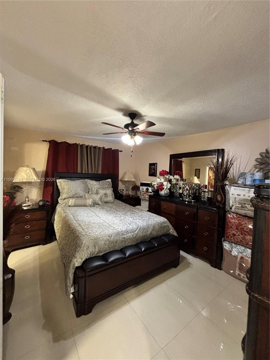 2310 W 74th St #103 Hialeah, FL 33016