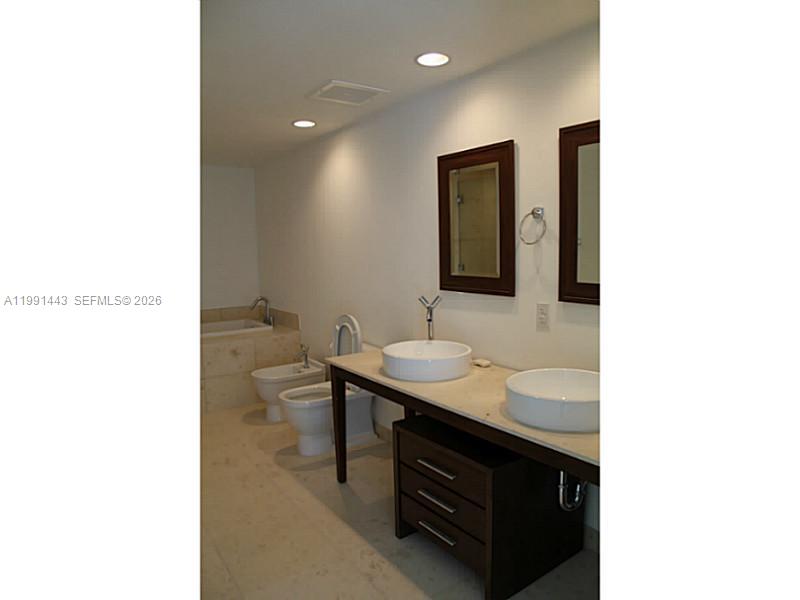 image Icon Brickell I9