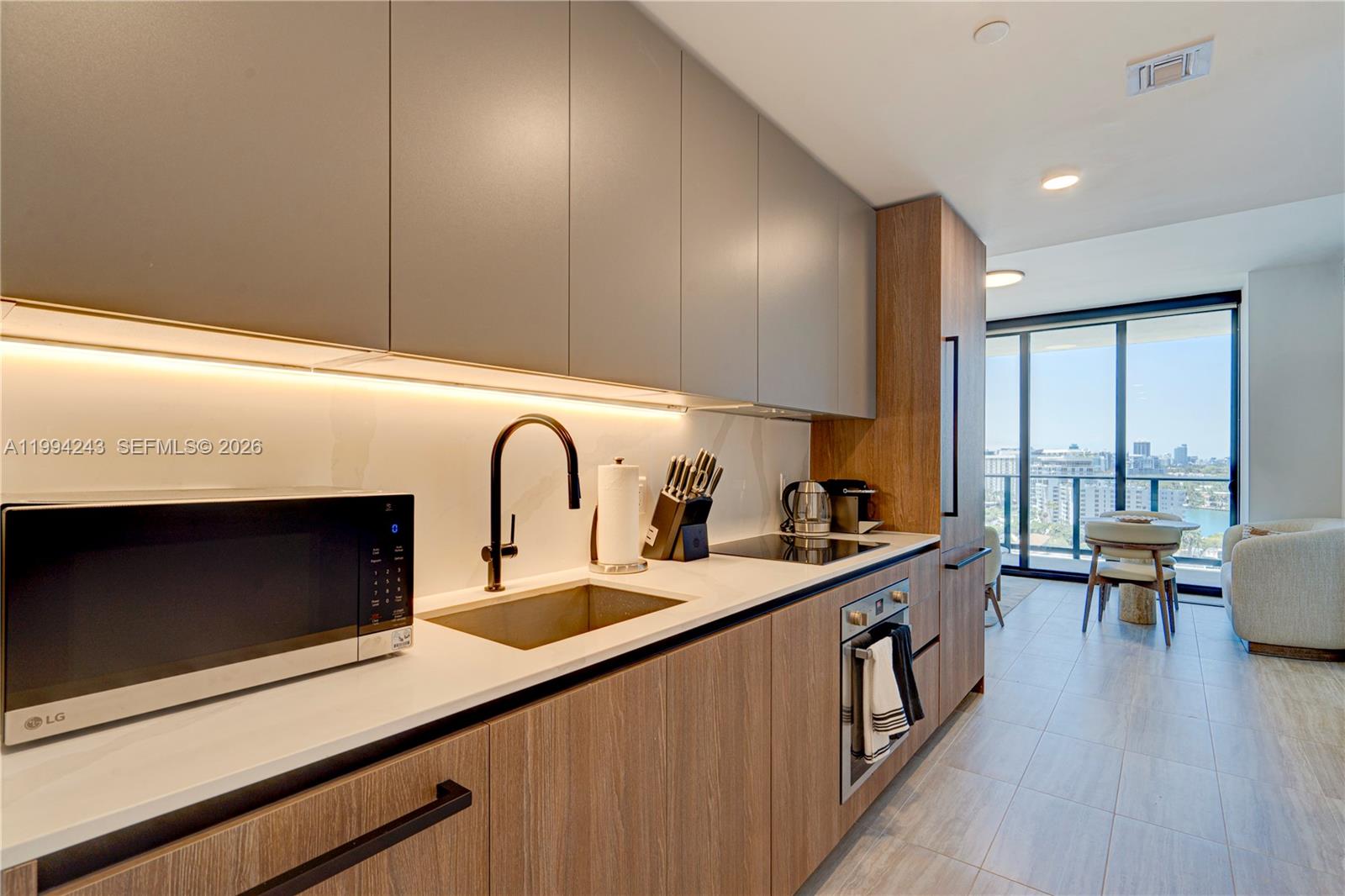 580 72nd St #1708 Miami Beach, FL 33141