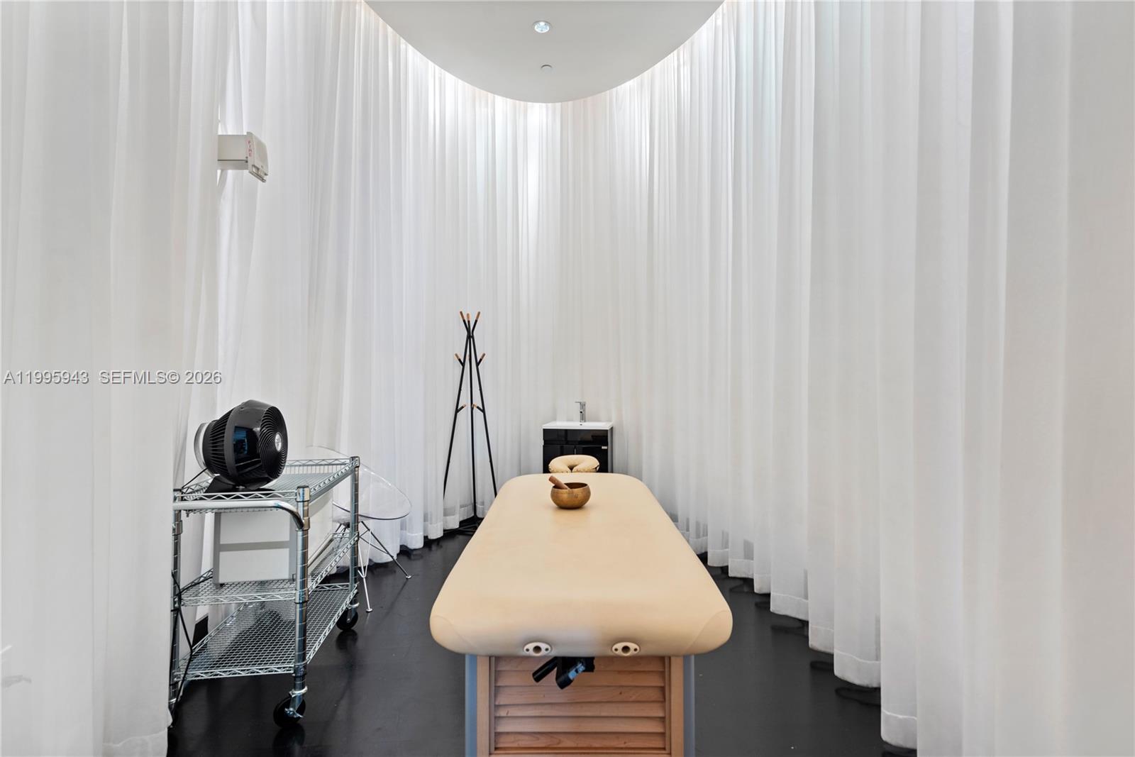 450 Alton Rd #910 Miami Beach, FL 33139