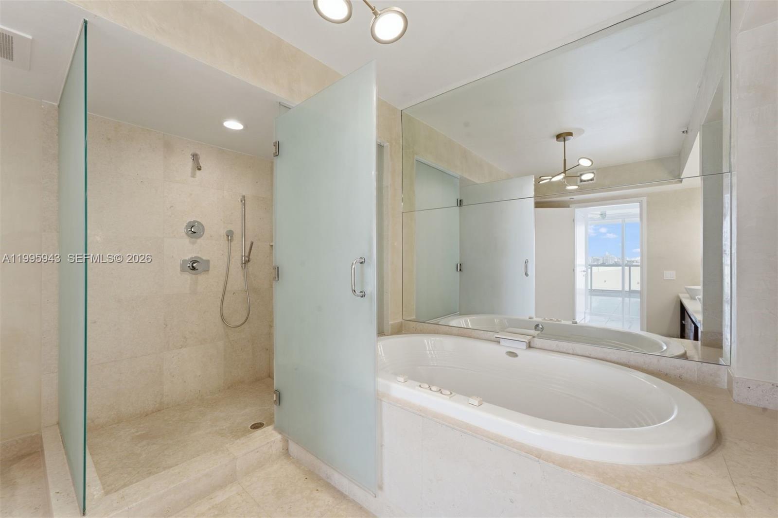 450 Alton Rd #910 Miami Beach, FL 33139