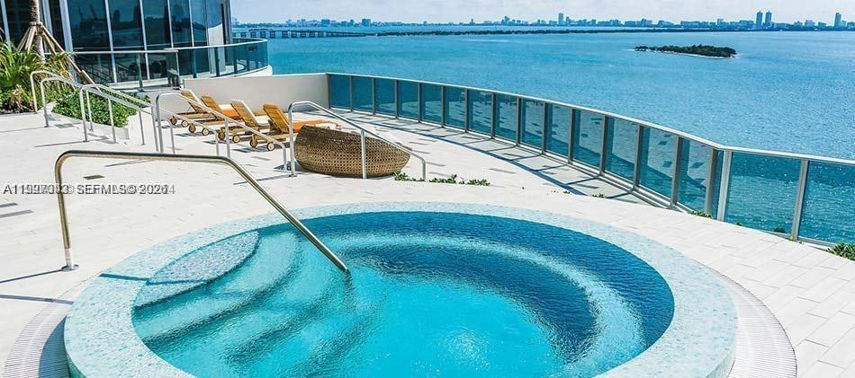 image Aria on the Bay13