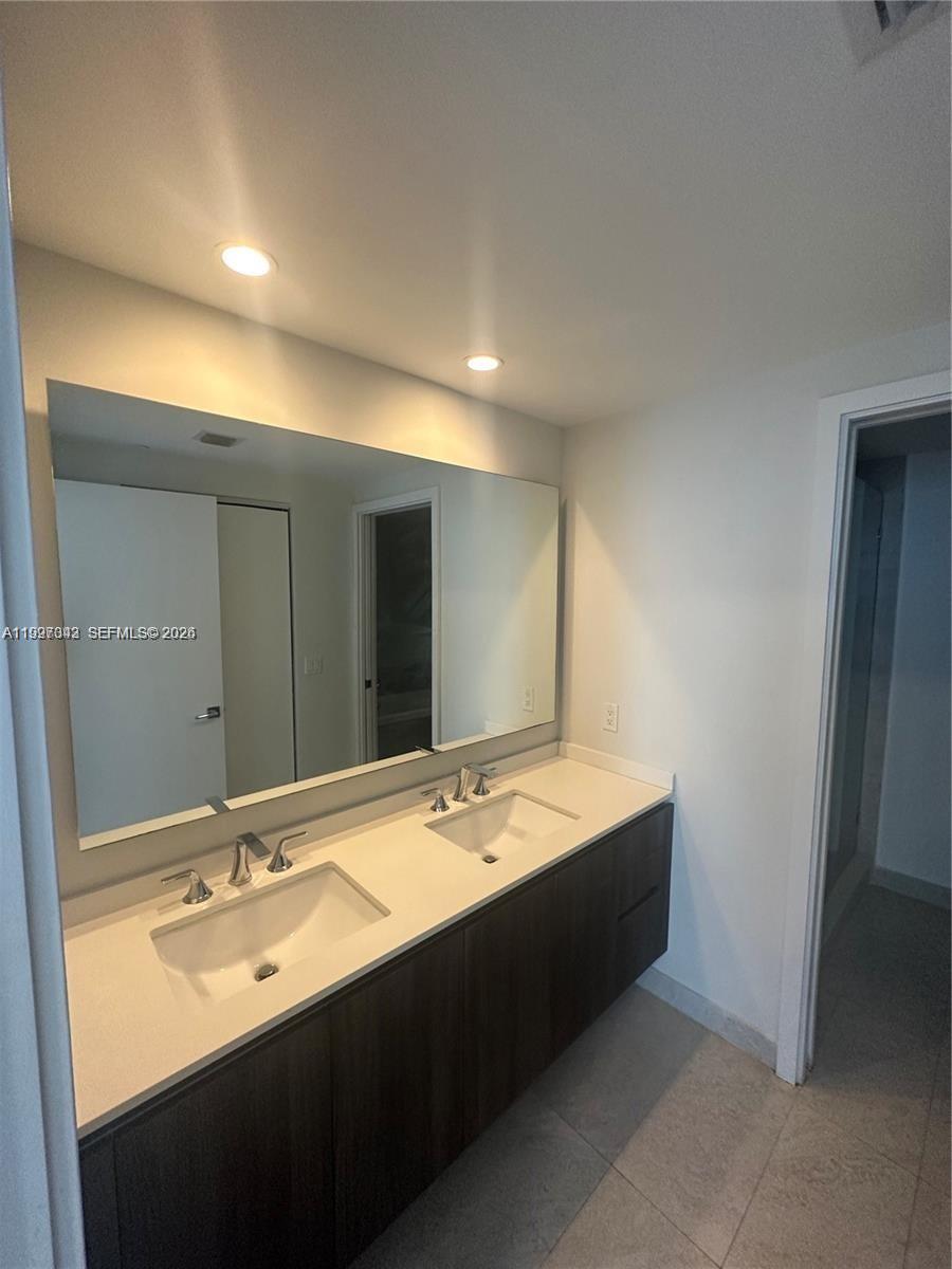 image Aria on the Bay7