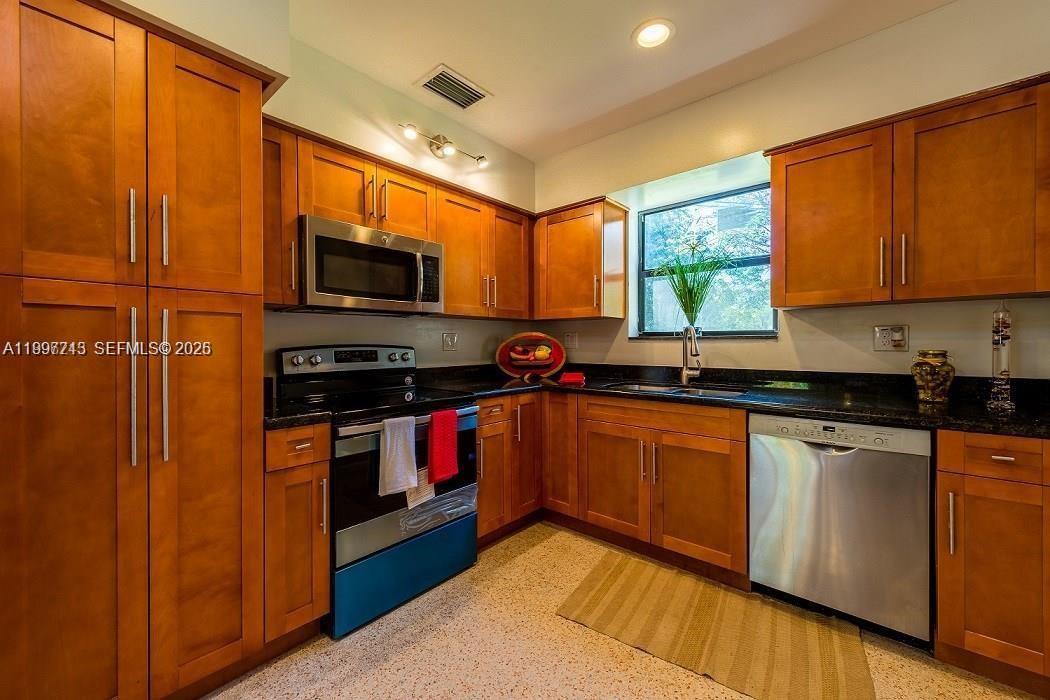 7830 SW 99th St Miami, FL 33156