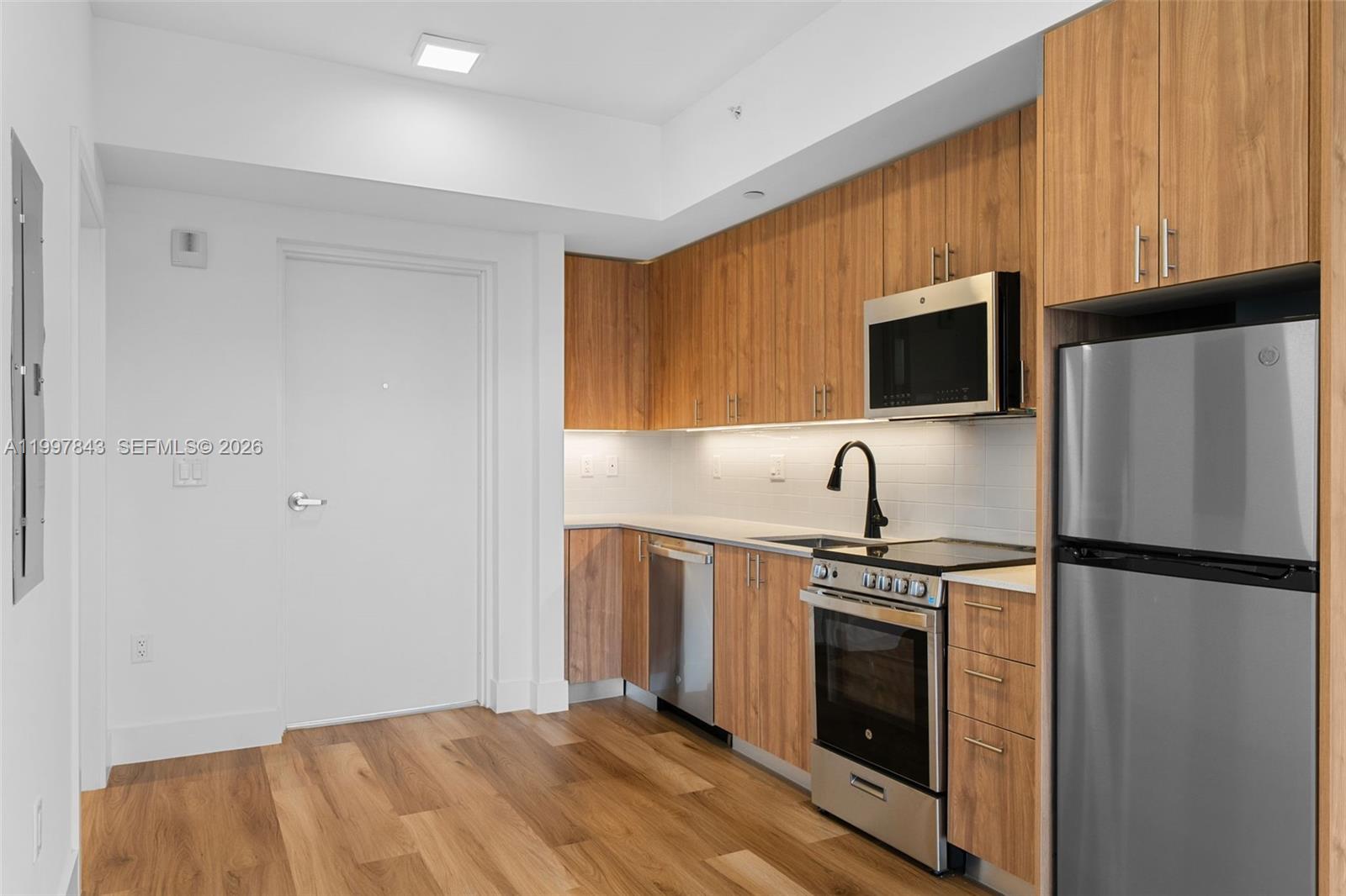 650 SW 1st St #304 Miami, FL 33130