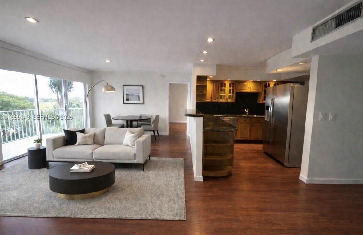 300 Diplomat Pkwy #505