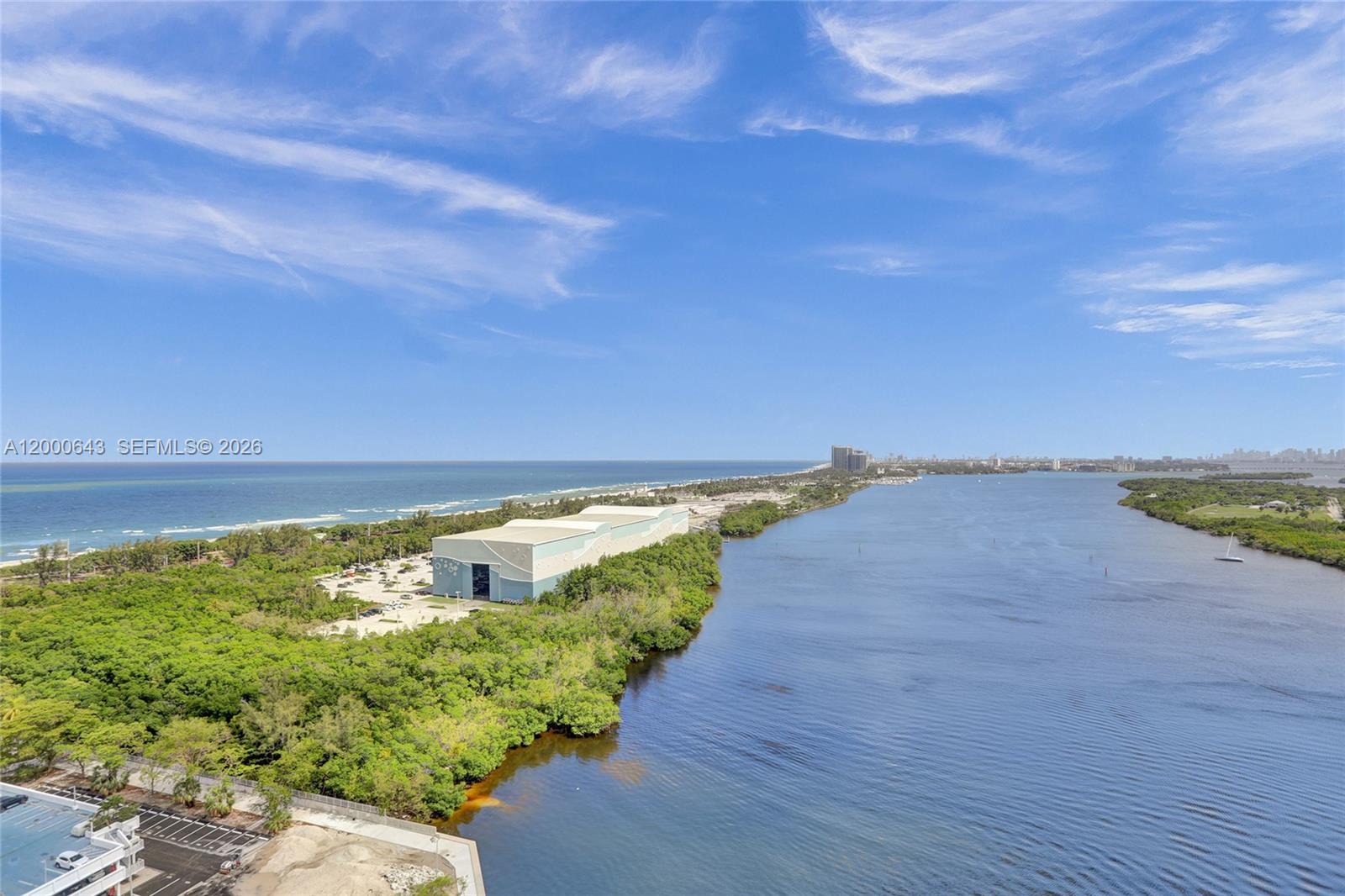 image Arlen House Condo9