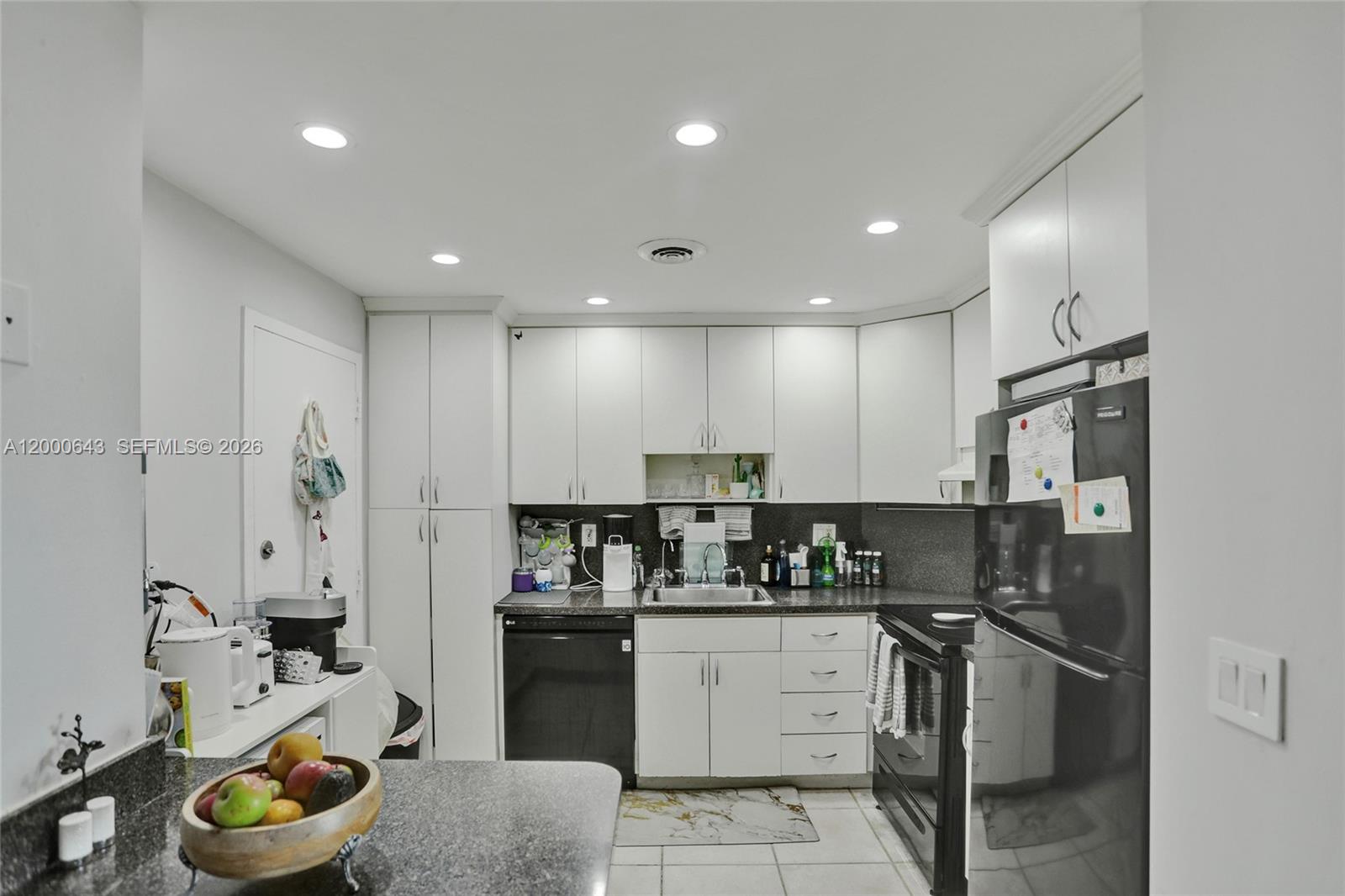 image Arlen House Condo13